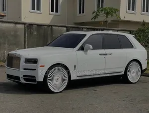 Rolla Royce Cullinan for Rent