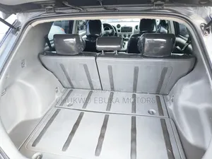 Toyota Matrix L Hatchback FWD (1.8L 4cyl 5M) 2013 Gray