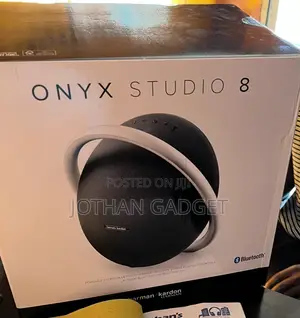 Onyx Studio 8