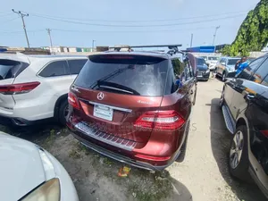 Mercedes-Benz M Class ML350 4MATIC 4dr SUV AWD (3.5L 6cyl 7A) 2014