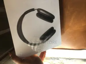 Apple Airpods Max 2(Boxed and Sealed) Space Gray!