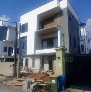 5bdrm Duplex in Secured Area, Adeniyi Jones for sale