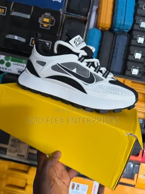 Luxurious Durable Sneakers👟