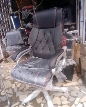 Leather Executive Chair (Swivel)