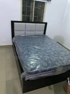 4.5 X 6 Padded Grey Bedframe With 1 Bedside Drawer