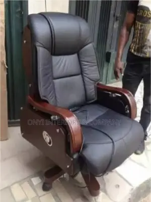 Executive Massage Chair With Remote Control