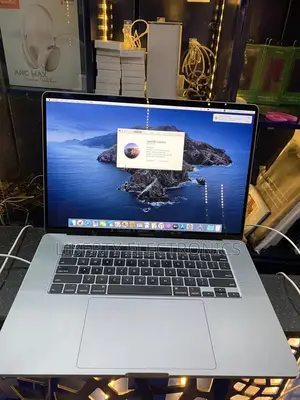 Laptop Apple MacBook Pro 2019 32GB Intel Core I9 SSD 1T