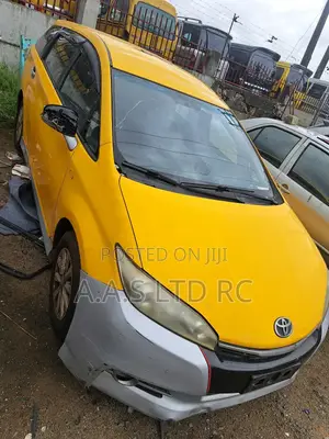 Toyota Wish 2014 Yellow