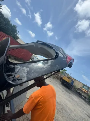 Toyota Venzer Back Glass We Deliver and Install