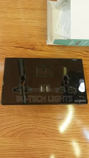 Double Gang Switched Socket With Usb