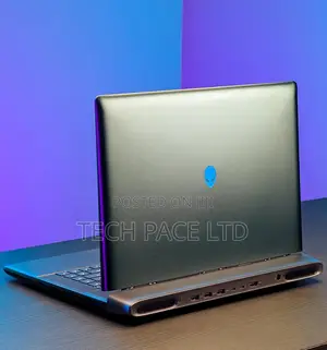New Laptop Dell Alienware Area-51 32GB Intel Core Ultra 9 SSD 1T