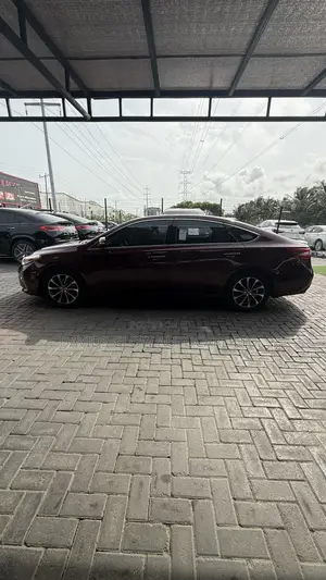 Toyota Avalon XLE Premium FWD Sedan (3.6L 6cyl 6A) 2016 Burgundy
