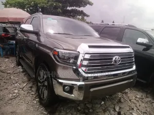 Toyota Sequoia Platinum 4dr SUV (5.7L 8cyl 6A) 2015 Brown
