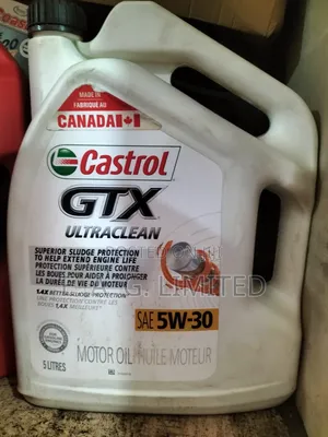 Castrol GTX Ultraclean 5w-30, a Synthetic Blend Motor Oil