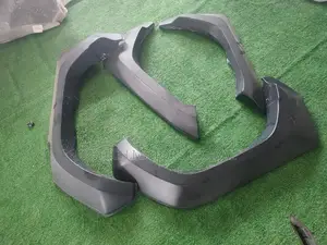 Set Fender Moulding Hilux 2024