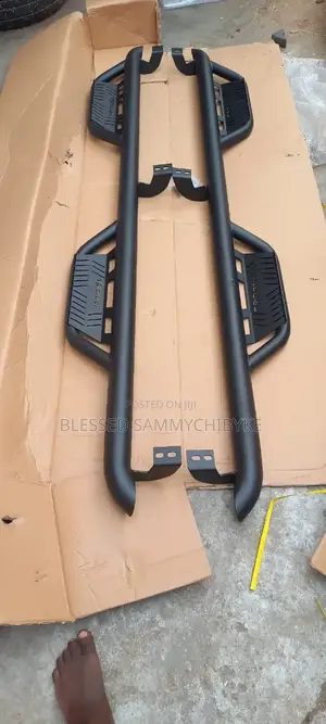 Side Step Toyota Tacoma 2020 Available