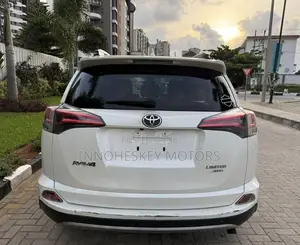 Toyota RAV4 Limited AWD (2.5L 4cyl 6A) 2017 White