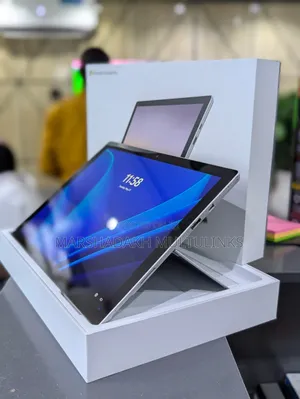 New Laptop Microsoft Surface Pro 5 8GB Intel Core I7 SSD 256GB