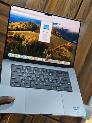 Laptop Apple MacBook Pro 2021 M1 16GB Apple M1 Pro SSD 1T