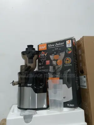 Minimalist Raf R.2857 Juicer-Clean Setup