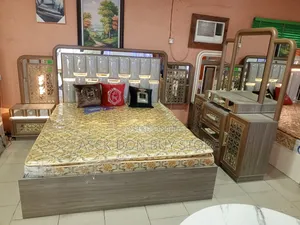 Queens Contemporary Bed With Dressing Mirror & Bed Sides