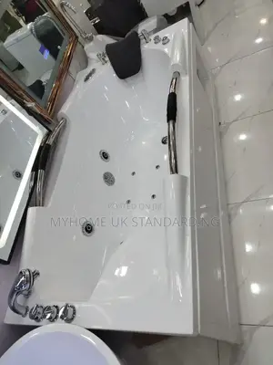 Single Jacuzzi