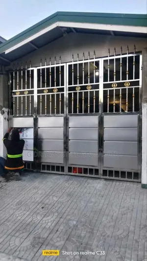 Strong Gate Made With Stainless Steel