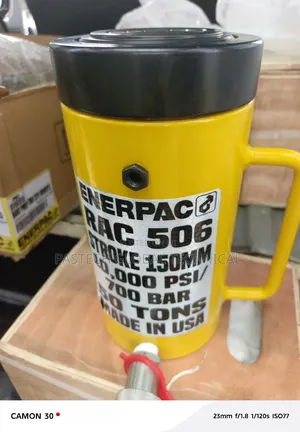 Enerpac Hydraulic Cylinder 50-Ton C/W Pump and Hose
