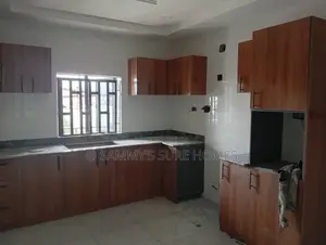 3bdrm Block of Flats in Mabushi Abuja for rent