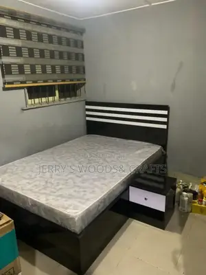 4.5 By 6ft Bedframe