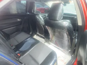 Toyota Corolla SE (1.8L 4cyl 6M) 2018 Red