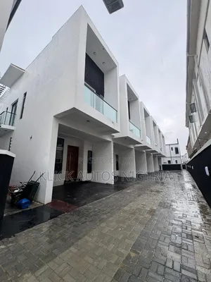 5bdrm Duplex in Ikota for sale