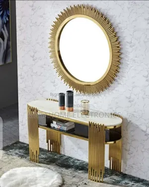Round Mirror With Table