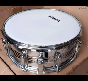 Yamaha Snare Drum With Accessories