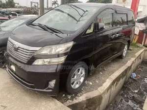 Toyota Vellfire 2015