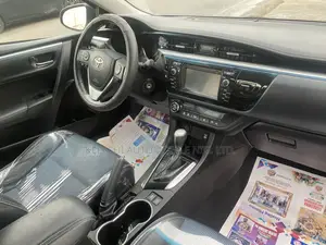 Toyota Corolla S 4dr Sedan (1.8L 4cyl CVT) 2014 White