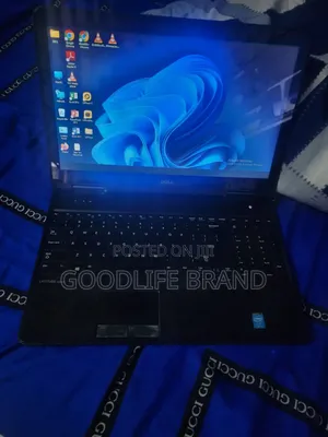 Laptop Dell Latitude 7400 4GB Intel Core I5 HDD 500GB