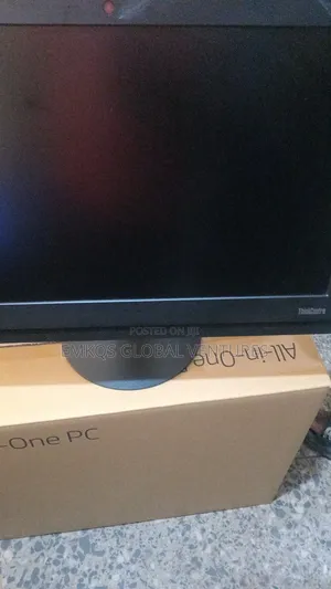 Desktop Computer Lenovo 8GB Intel Core I3 SSD 256GB