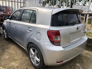Scion xD Base 2009 Silver