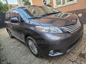 Toyota Sienna XLE 8 Passenger 2012 Gray