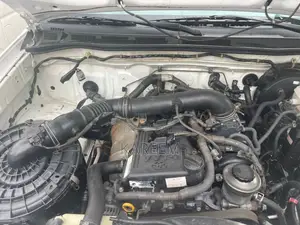 Toyota Hilux SR 4x4 2013 White