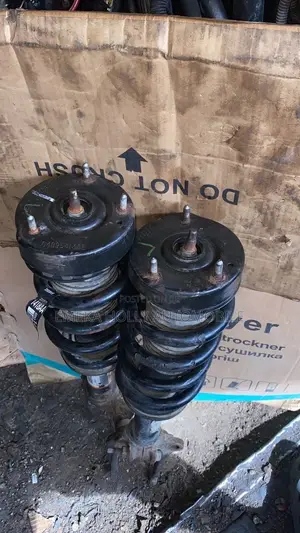 Front Shock Absorbers Strut Pair for Dodge Challenger V8