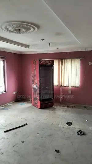 To Let: Upstairs Spacious Shop on Ikwere Rd, Ph