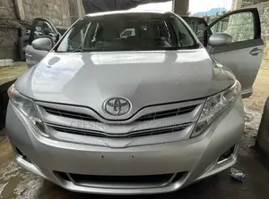 Toyota Venza AWD 2011 Silver