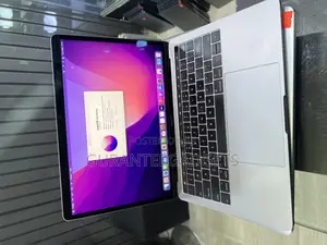 Laptop Apple MacBook Pro 2017 16GB Intel Core i7 SSD 512GB