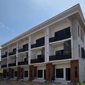 4bdrm Townhouse/Terrace in Phase 1 Lekki for sale