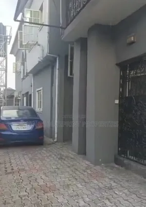 4bdrm Duplex in Airport Road, Warri for sale