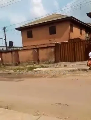2bdrm Block of Flats in Off Jakpa Road Warri for sale