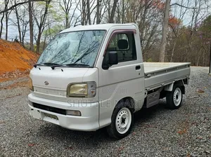 Daihatsu Hijet Truck 2004 White