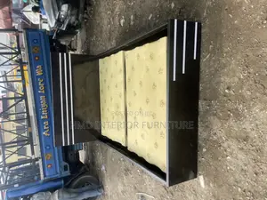 Bedframe 4 1/2 by 6ft